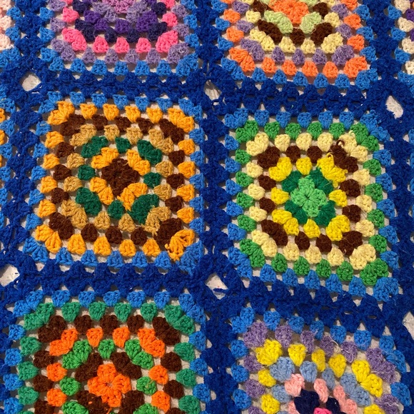 •SOLD• Huge Granny Square Afghan Blanket Bedspread - Picture 5 of 8
